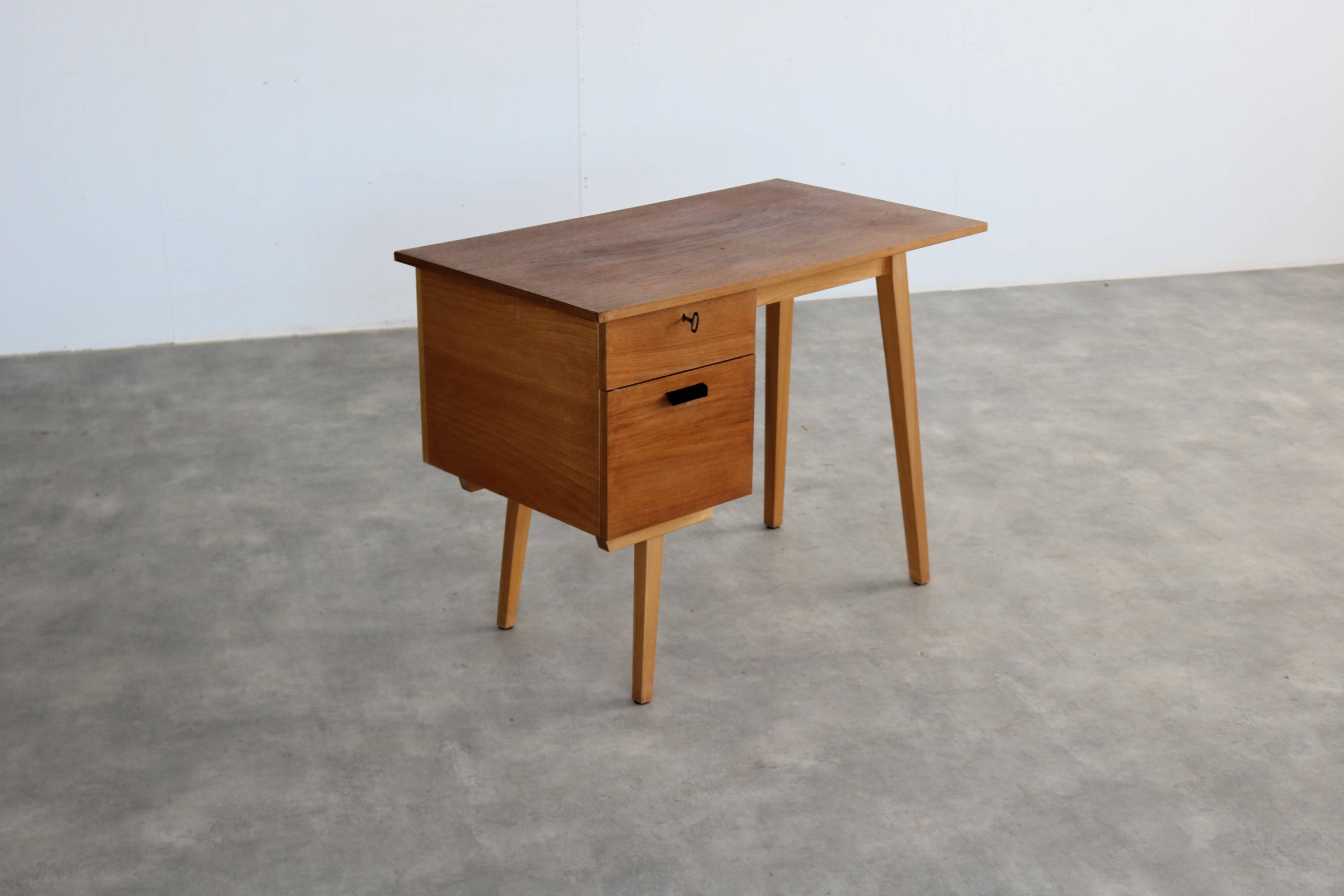 vintage desk | desk | teak | 1960s  period | 1960s