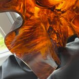 Tortoiseshell effect cut - handkerchief shape