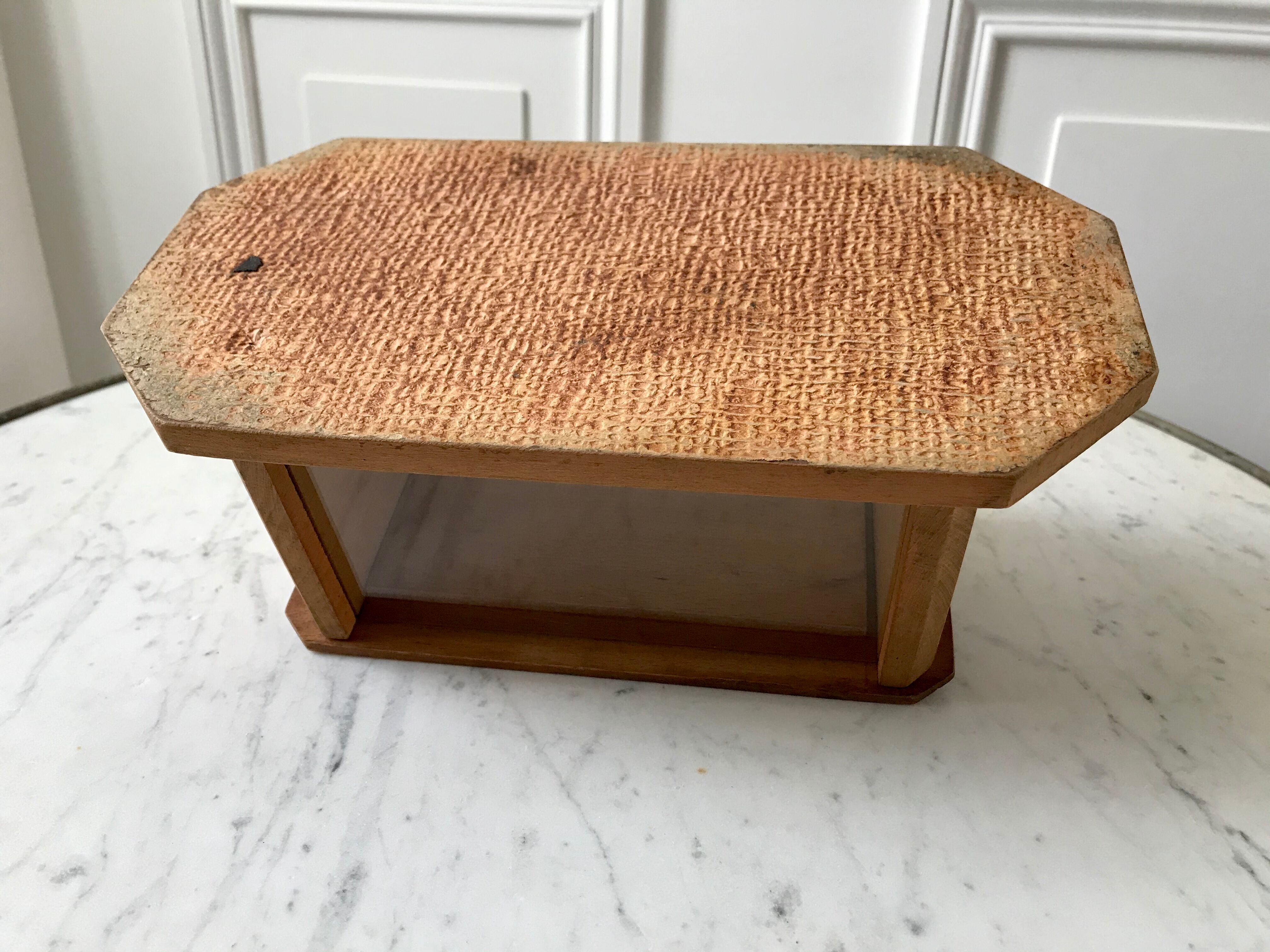 Art Deco box in beech and glass 30s