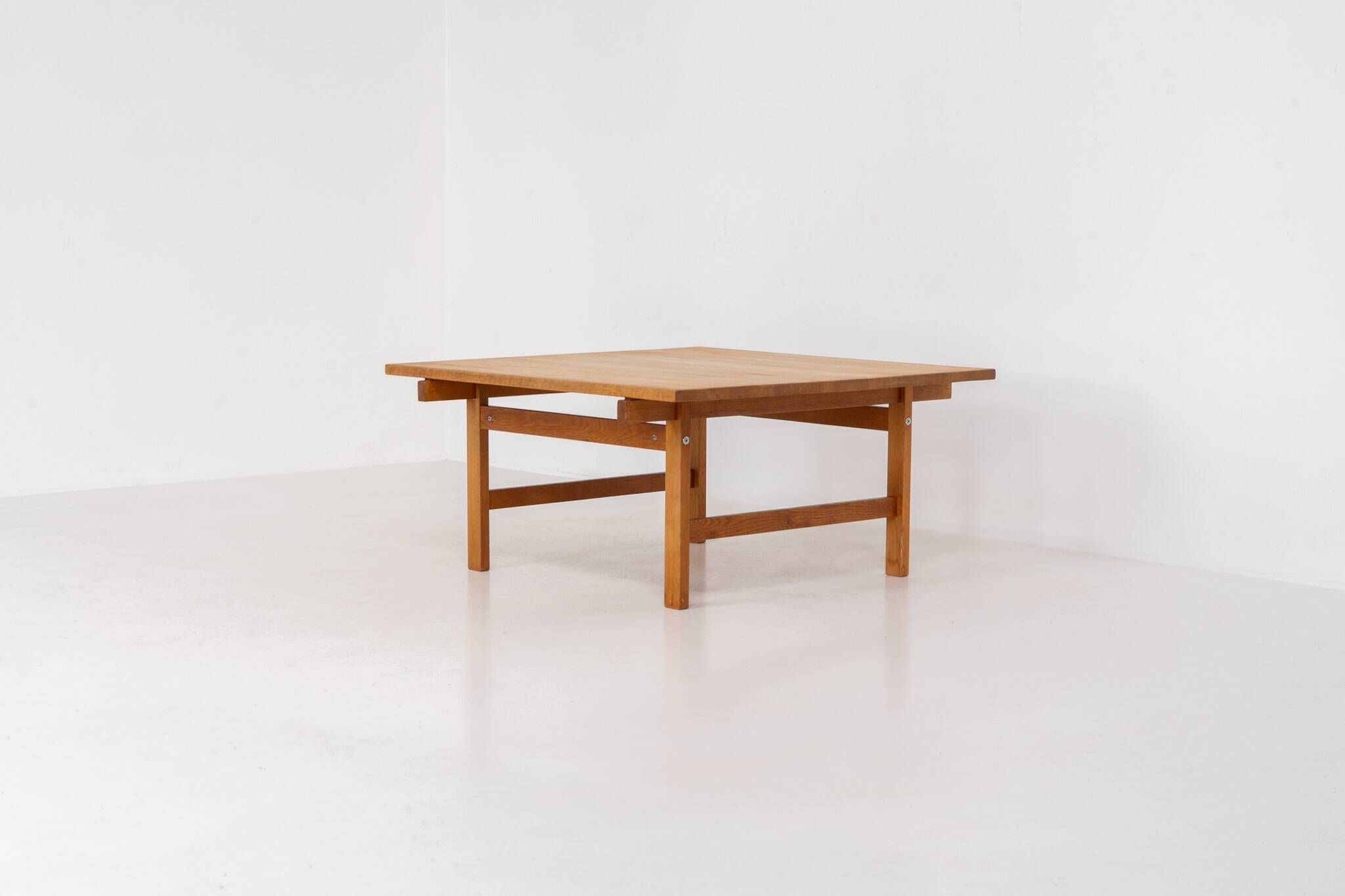Table basse en chêne par Hans J. Wegner pour Andreas Tuck