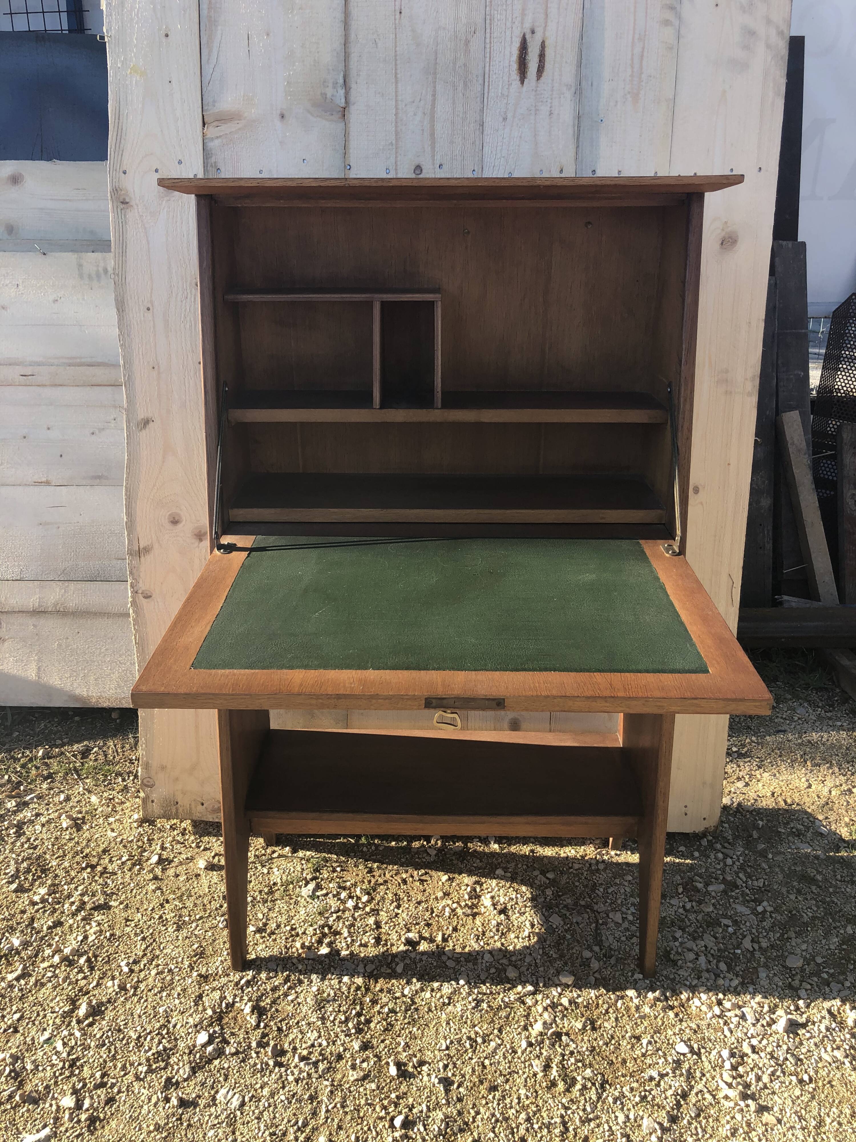 Roger Landault's Junior model secretary 1951 with time marks