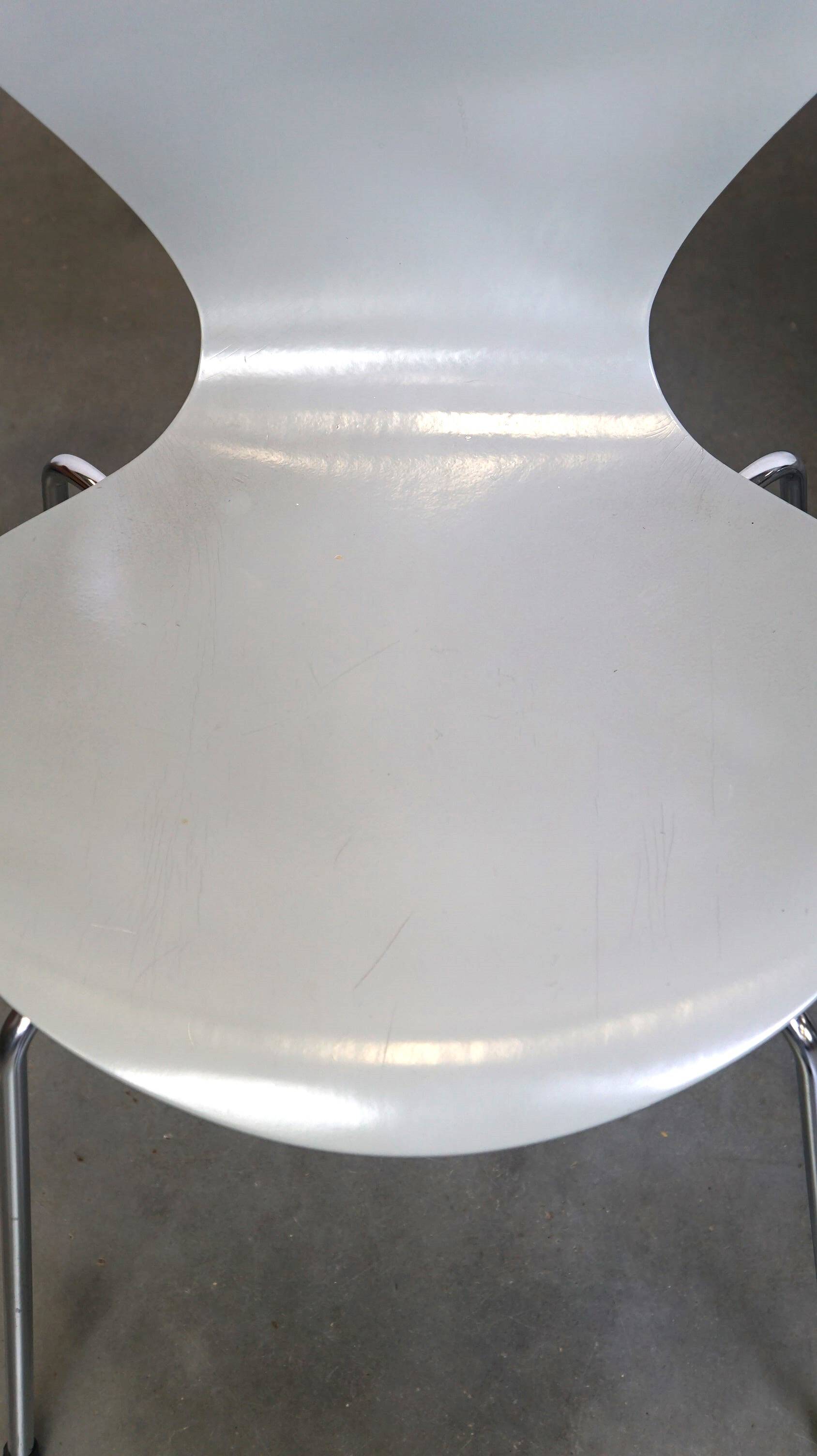 Set of 4 original grey Fritz Hansen butterfly chairs from 1984 Danish design