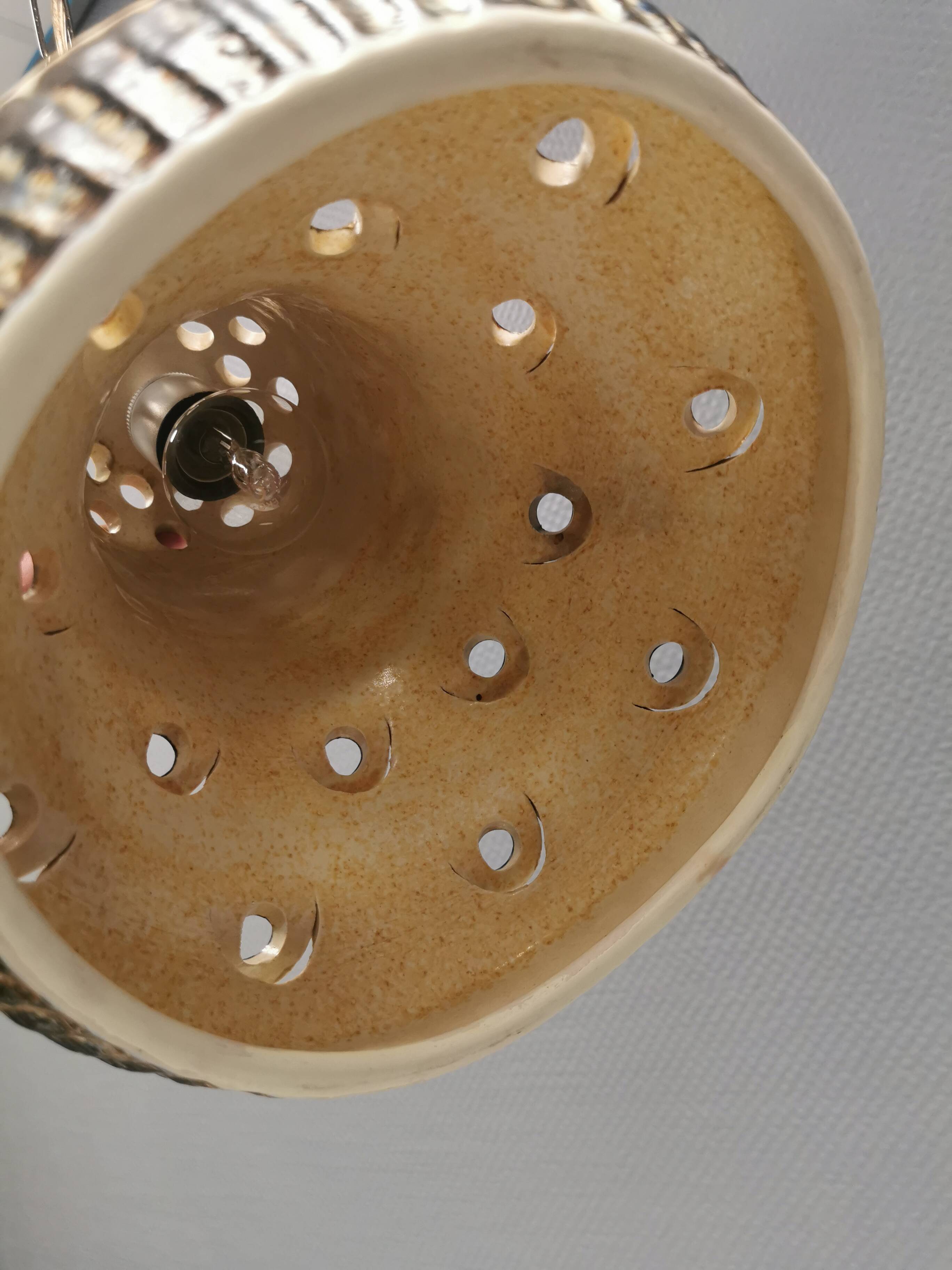 A stunning ceramic hanging lamp with exquisite details. Denmark 1970s