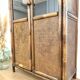 Armoire vitrée en bambou et cannage