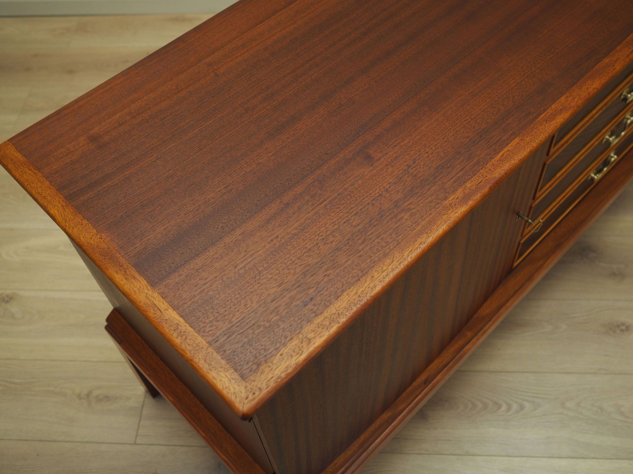 Enfilade en acajou, design danois, années 1970, production : Danemark