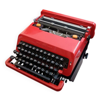 Machine à écrire Valentine par Ettore Sottsass pour Olivetti 1969