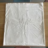 Drap brodé en lin et coton
