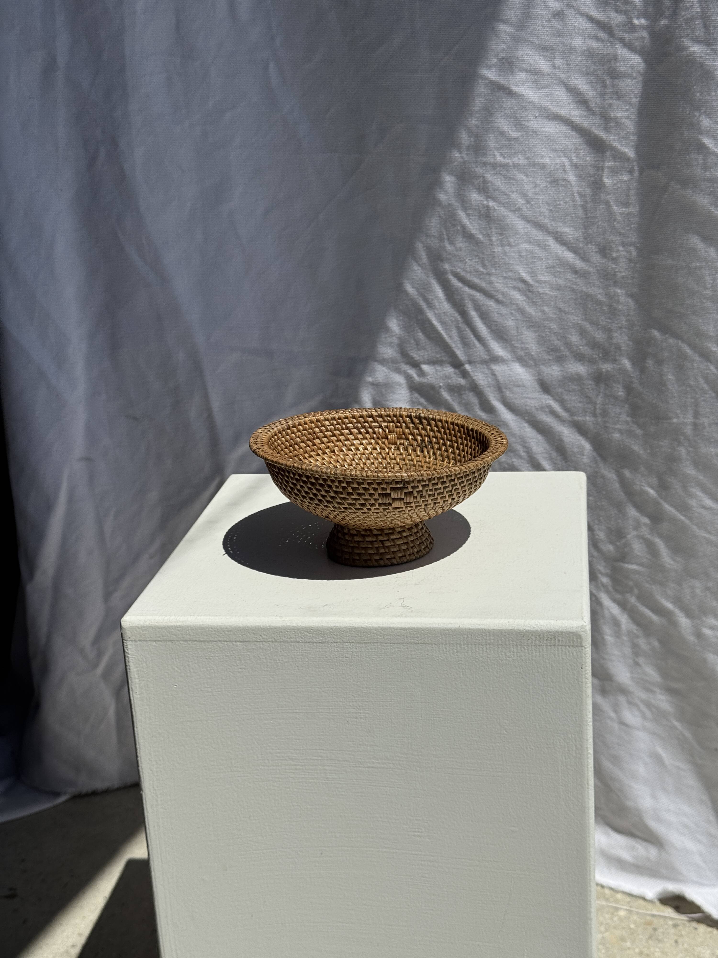 Small bowl on a pedestal made of woven Indonesian rattan D18 H9