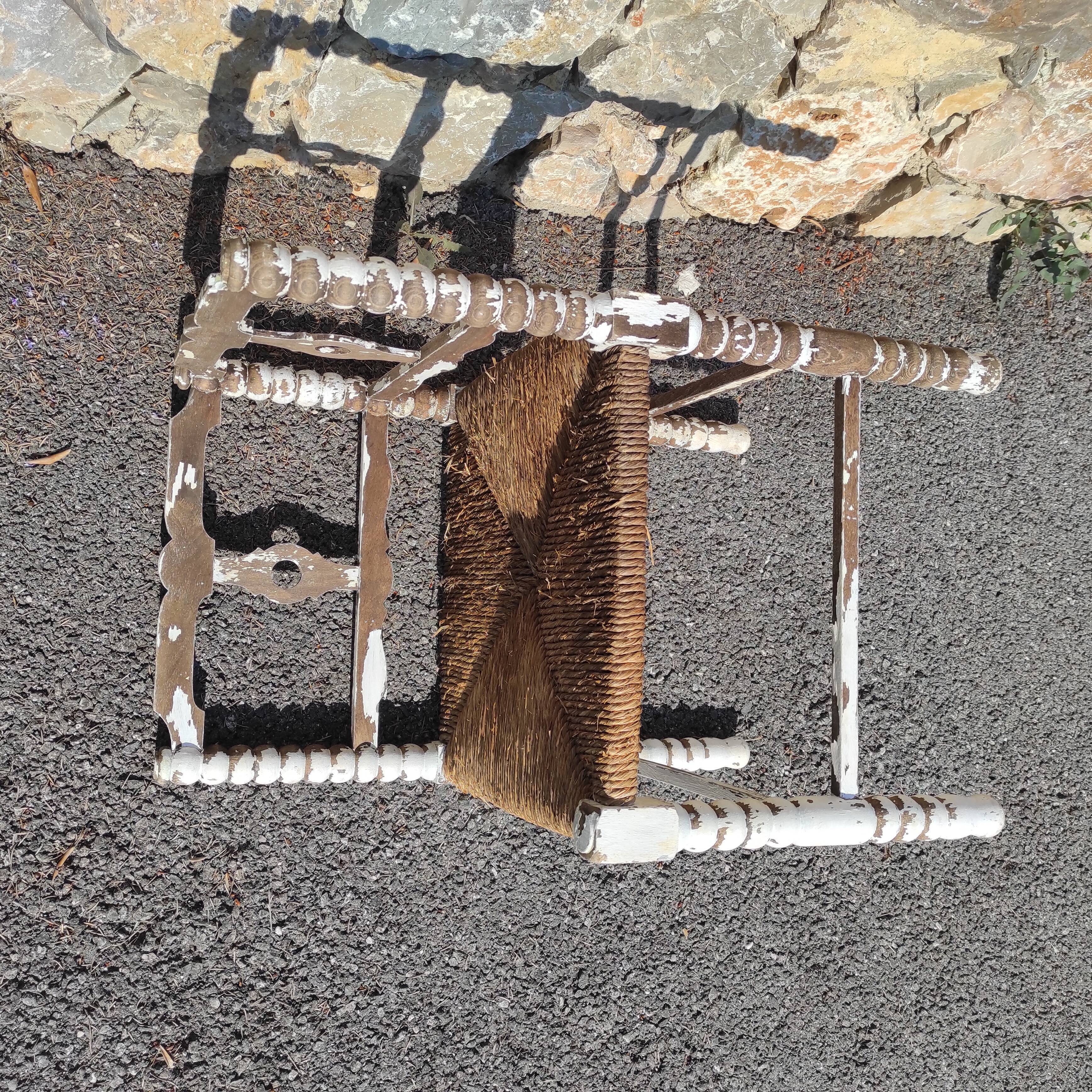 Wooden corner chair with seat mulched