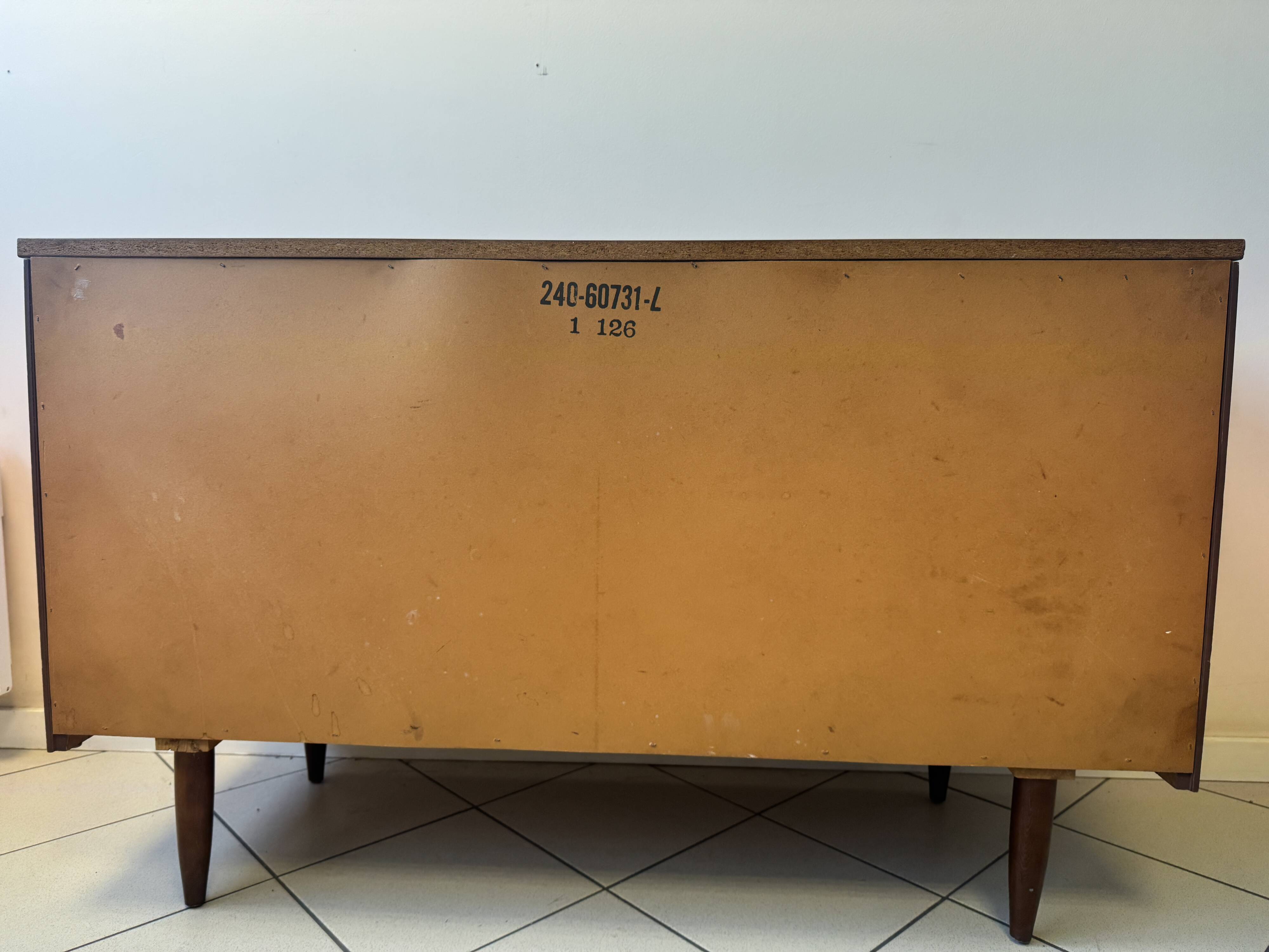 6-drawer Scandinavian style chest of drawers