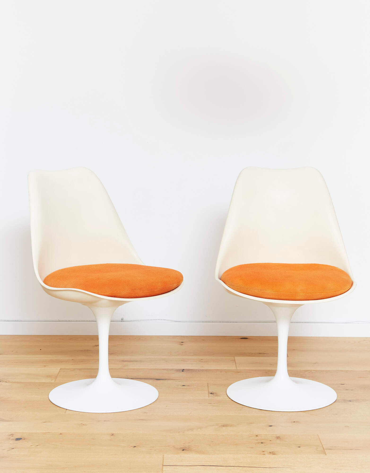 Pair of Eero Saarinen Tulip Chair for Knoll International