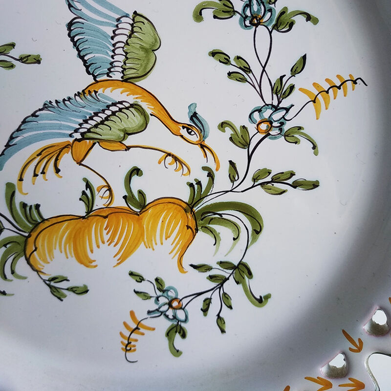 Decorative plate of Moustiers earthenware diameter 24 cm