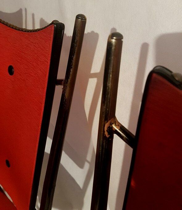 Série de 4 chaises 1950 skaï rouge pieds métal compas