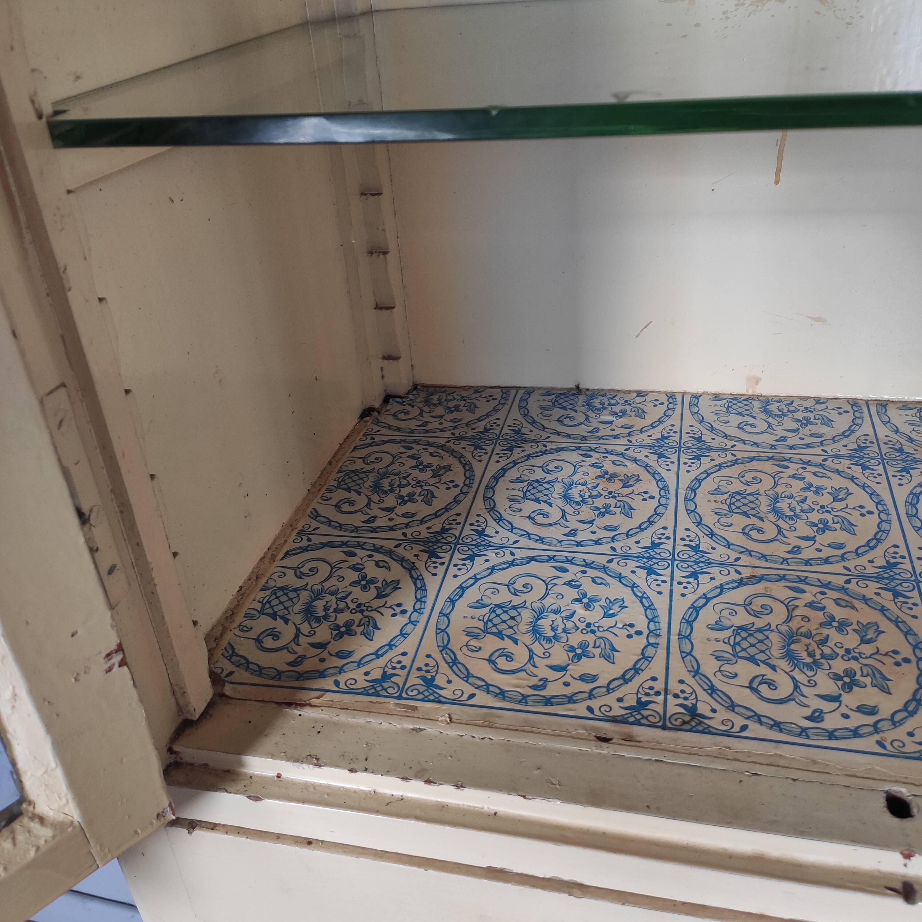 Parisian glazed wardrobe