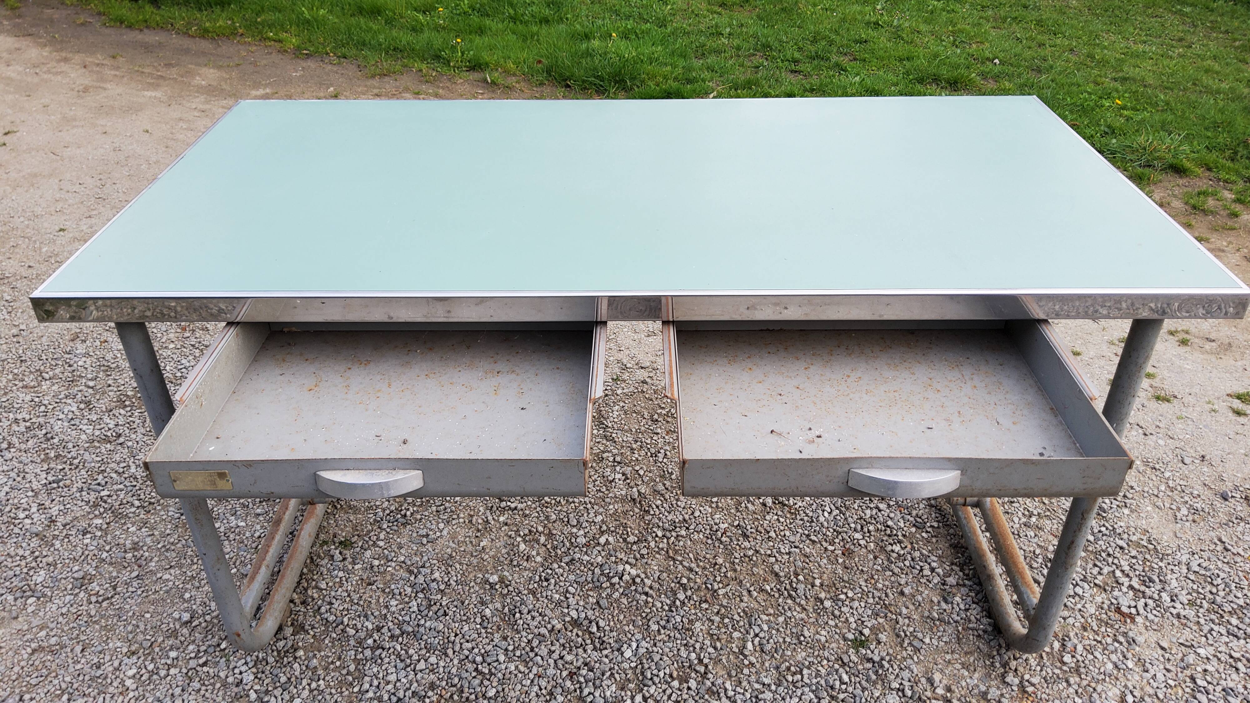 Metal office of the 50s of the Post Office