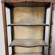 vitrine vintage en bois avec verre courbé
