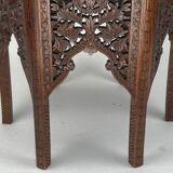 Table d’appoint 19ème siècle Birman sculpté à la main