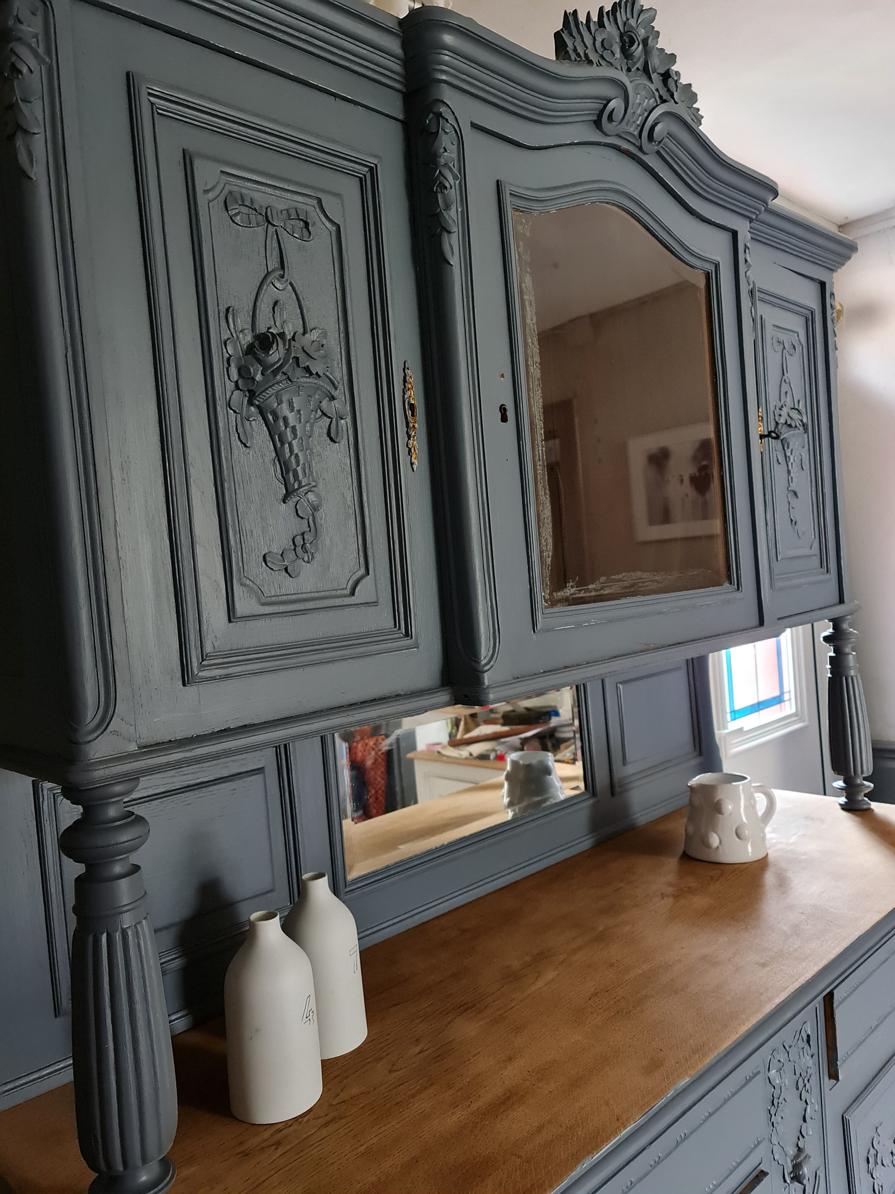 Side board in solid oak