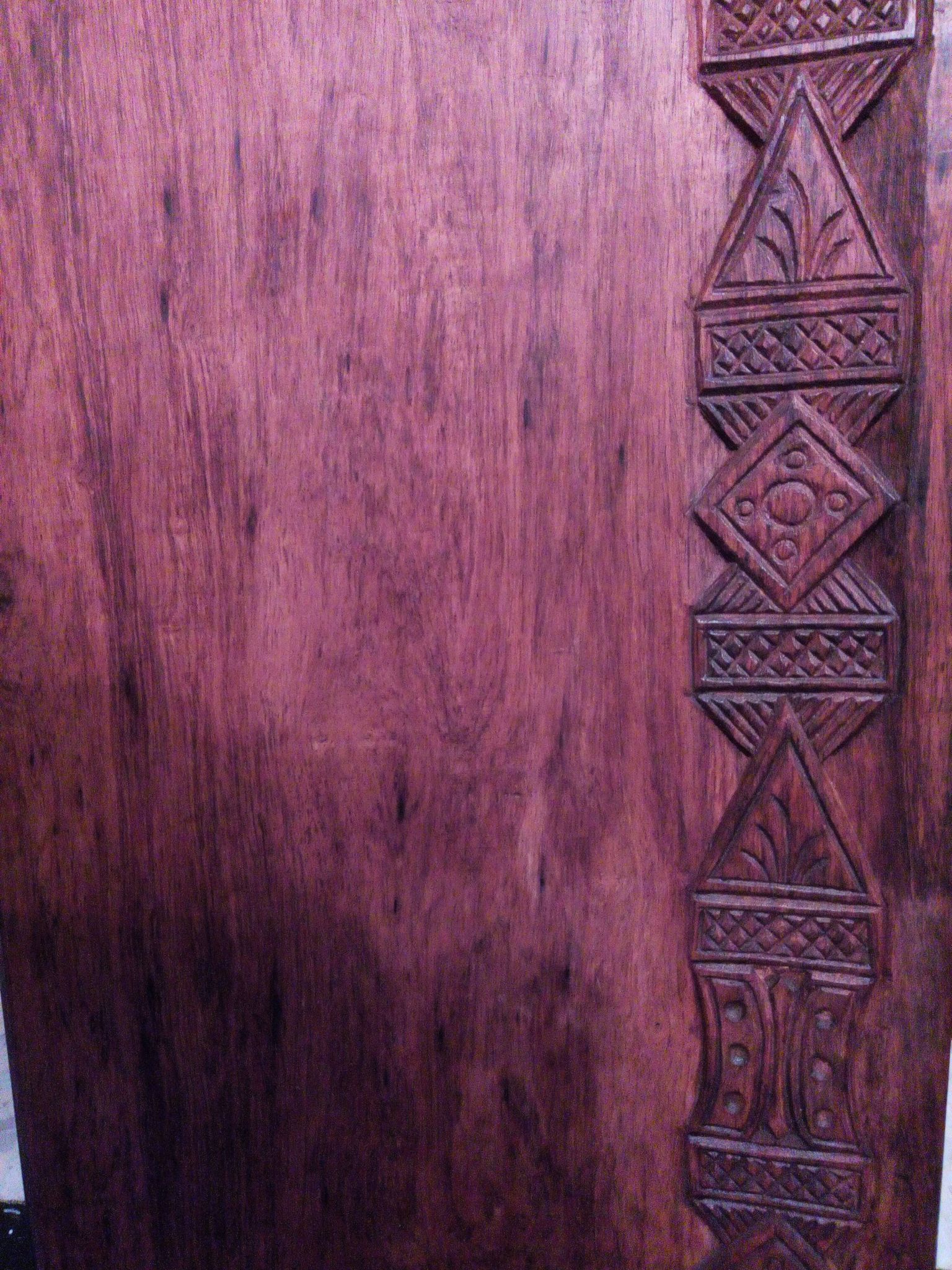 Chaise malgache en palissandre sculpté