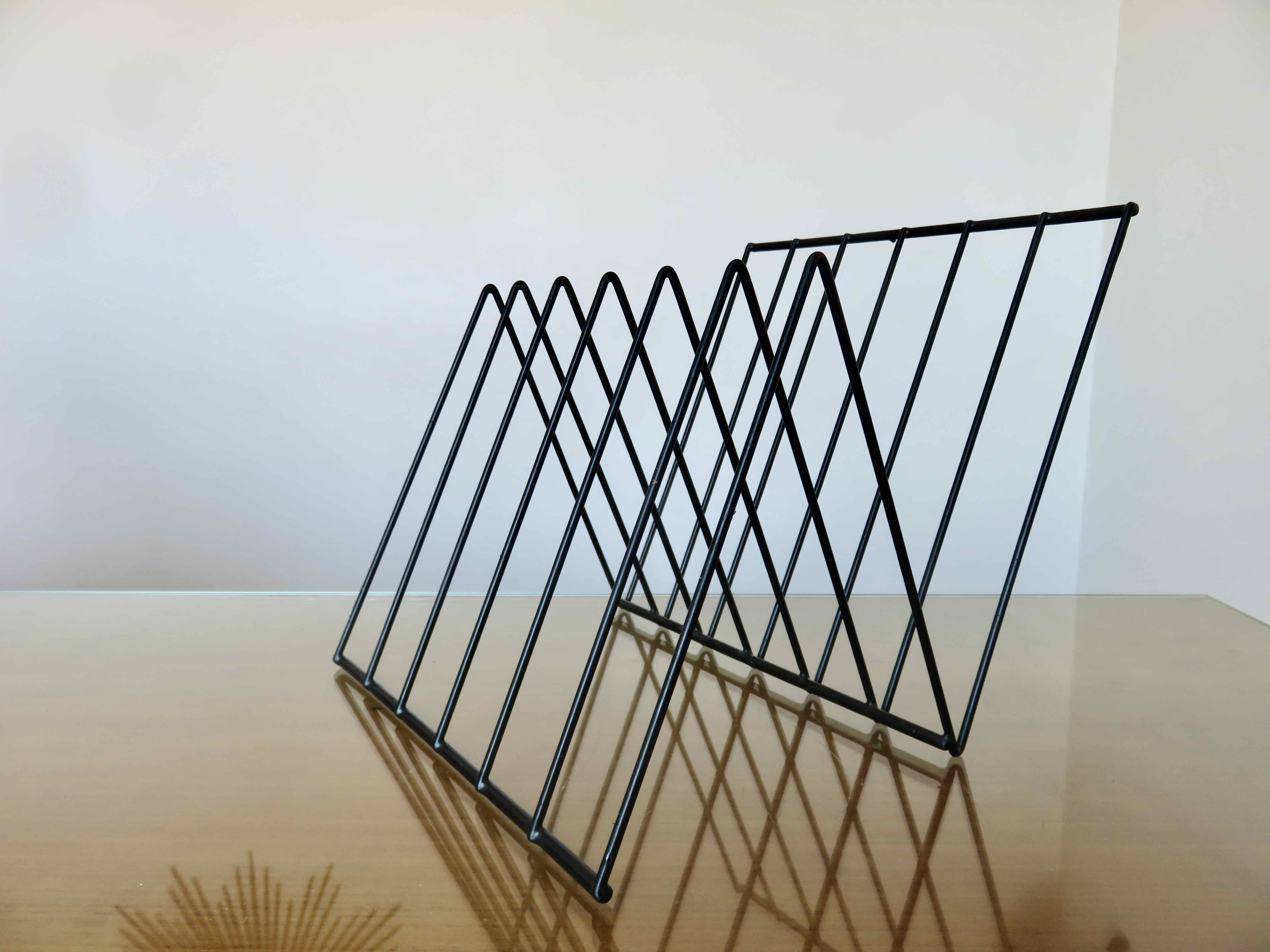 Z magazine holder in black lacquered metal 70s