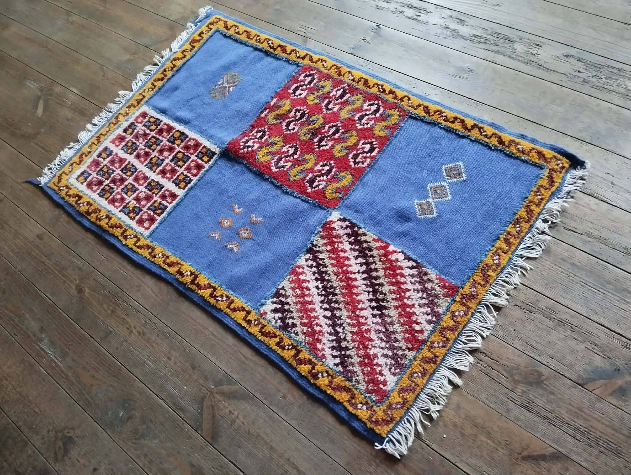 Handmade Berber Kilim Taznakht 108x70cm