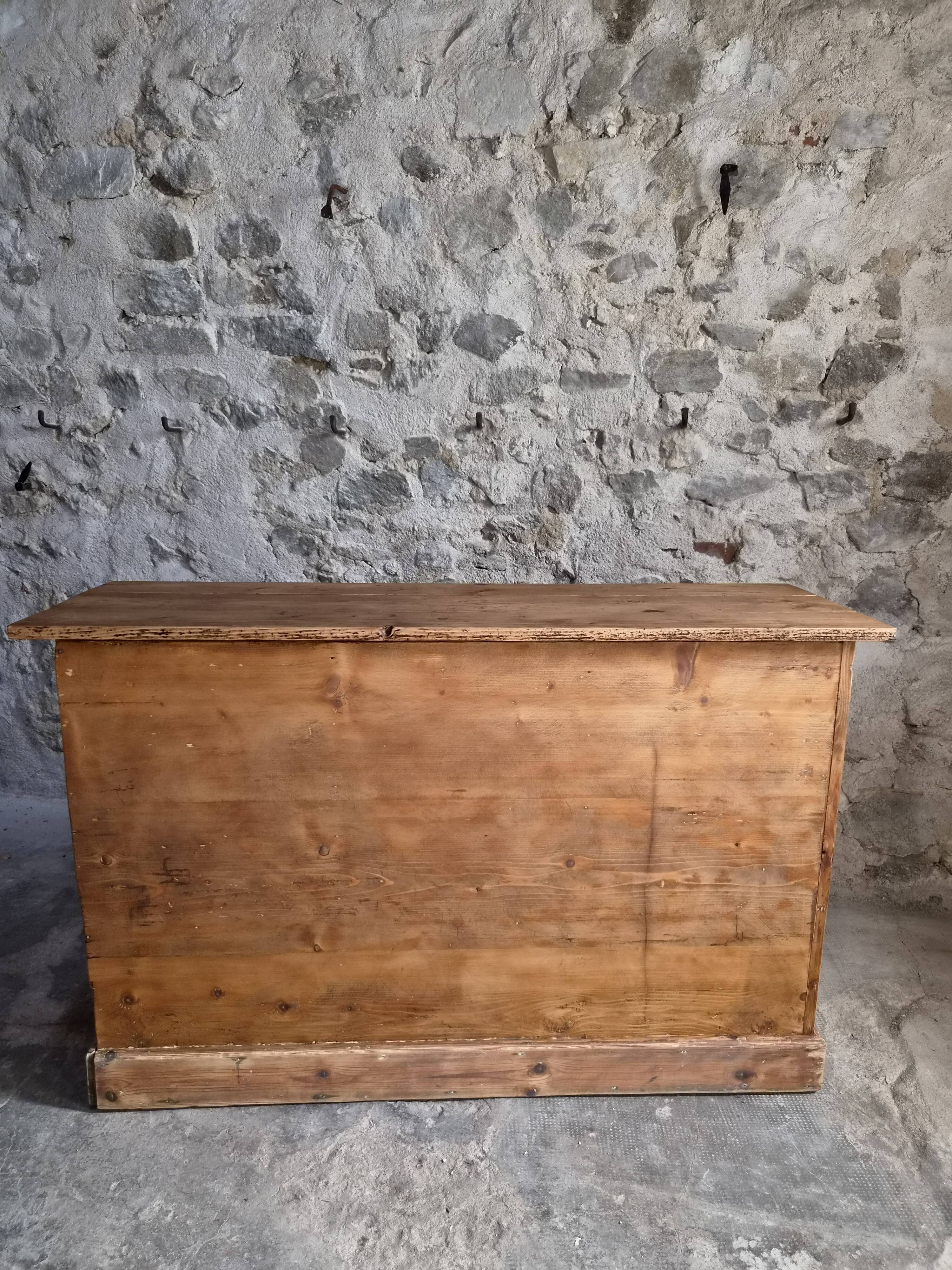 Comptoir de magasin français ancien en pin, meuble à 6 tiroirs, comptoir de magasin, îlot de cuisine, vers 1900