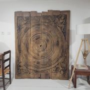 Plafond en bois sculpté