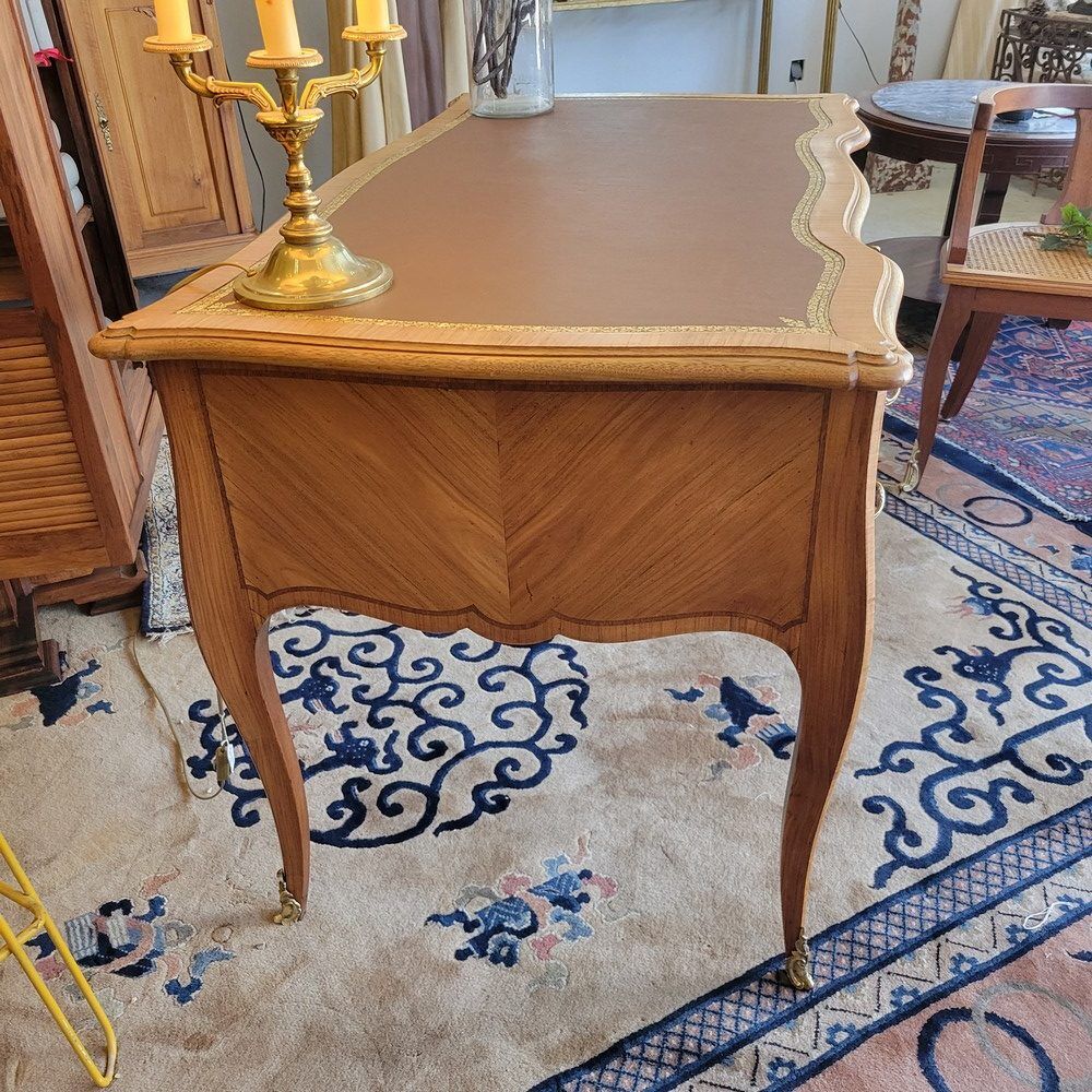 Bureau style Louis XV