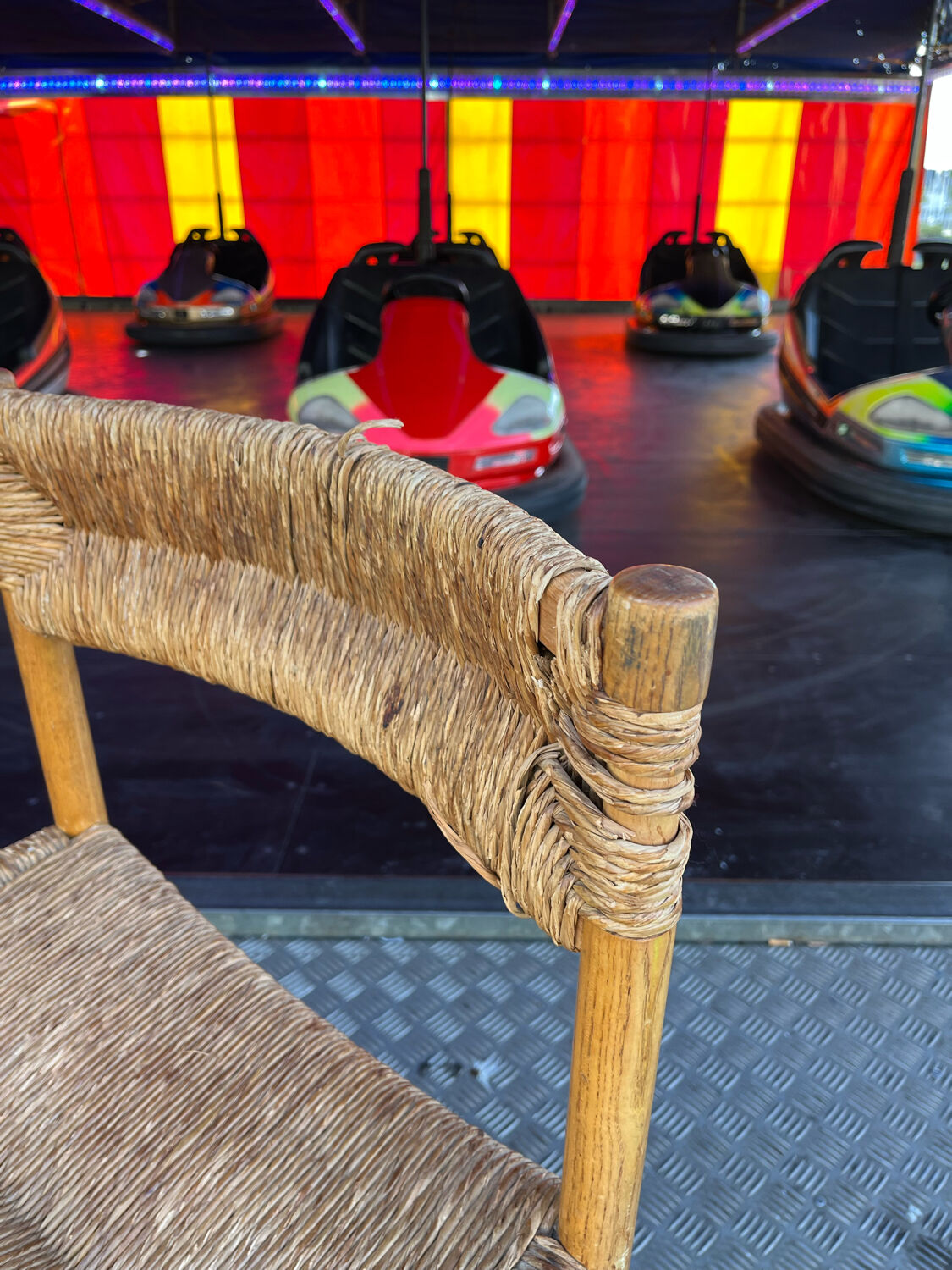 4 chaises modèle « Dordogne » édition Robert Sentou