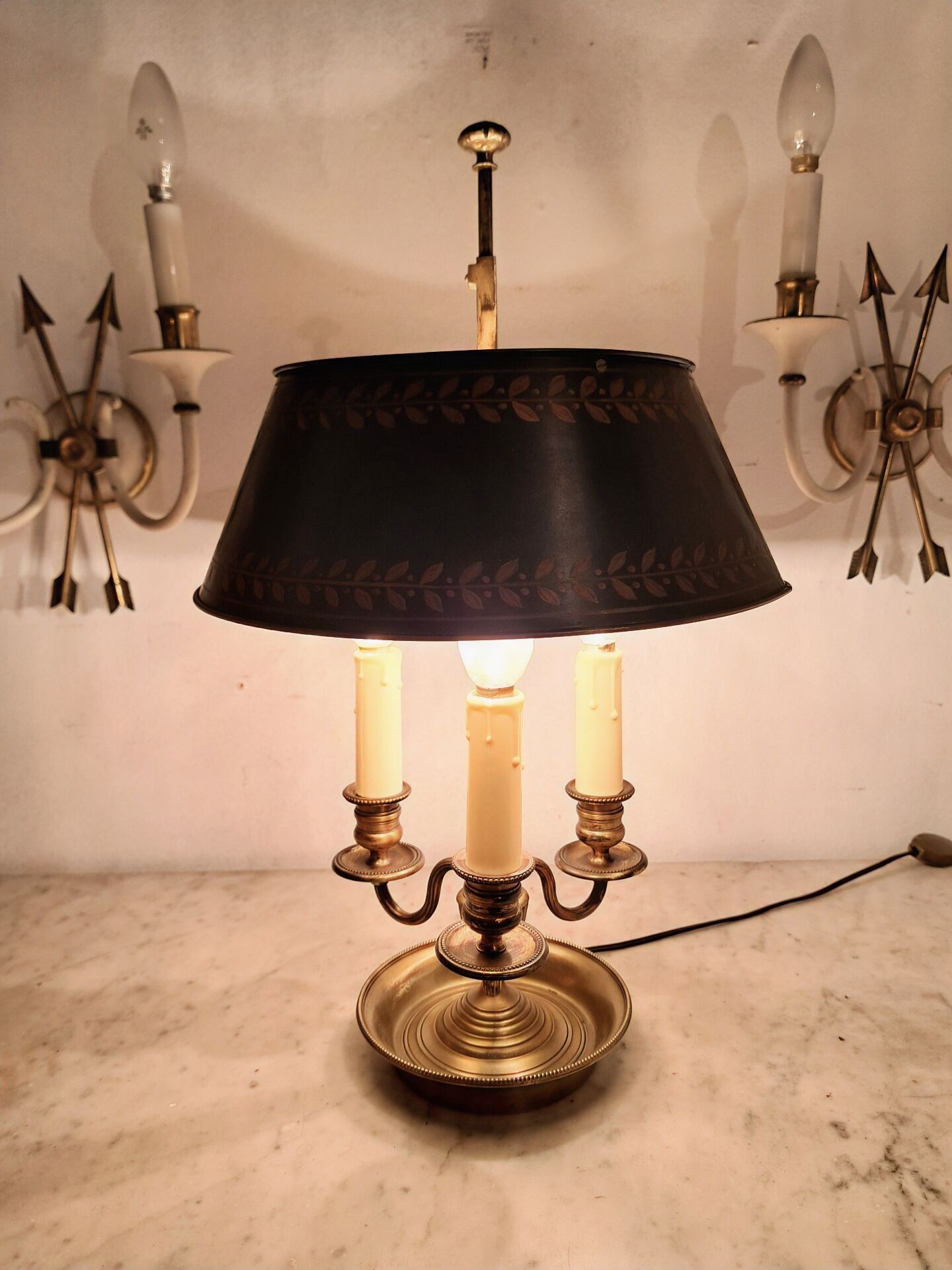 Gilded bronze and painted tin bouillotte lamp