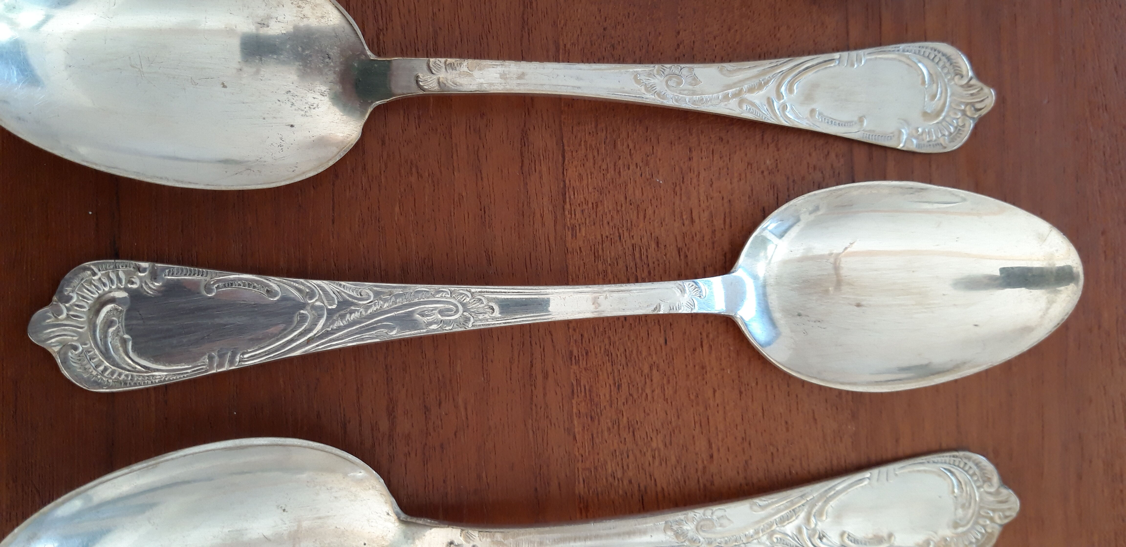 Set of silvered metal cutlery 1/1000th