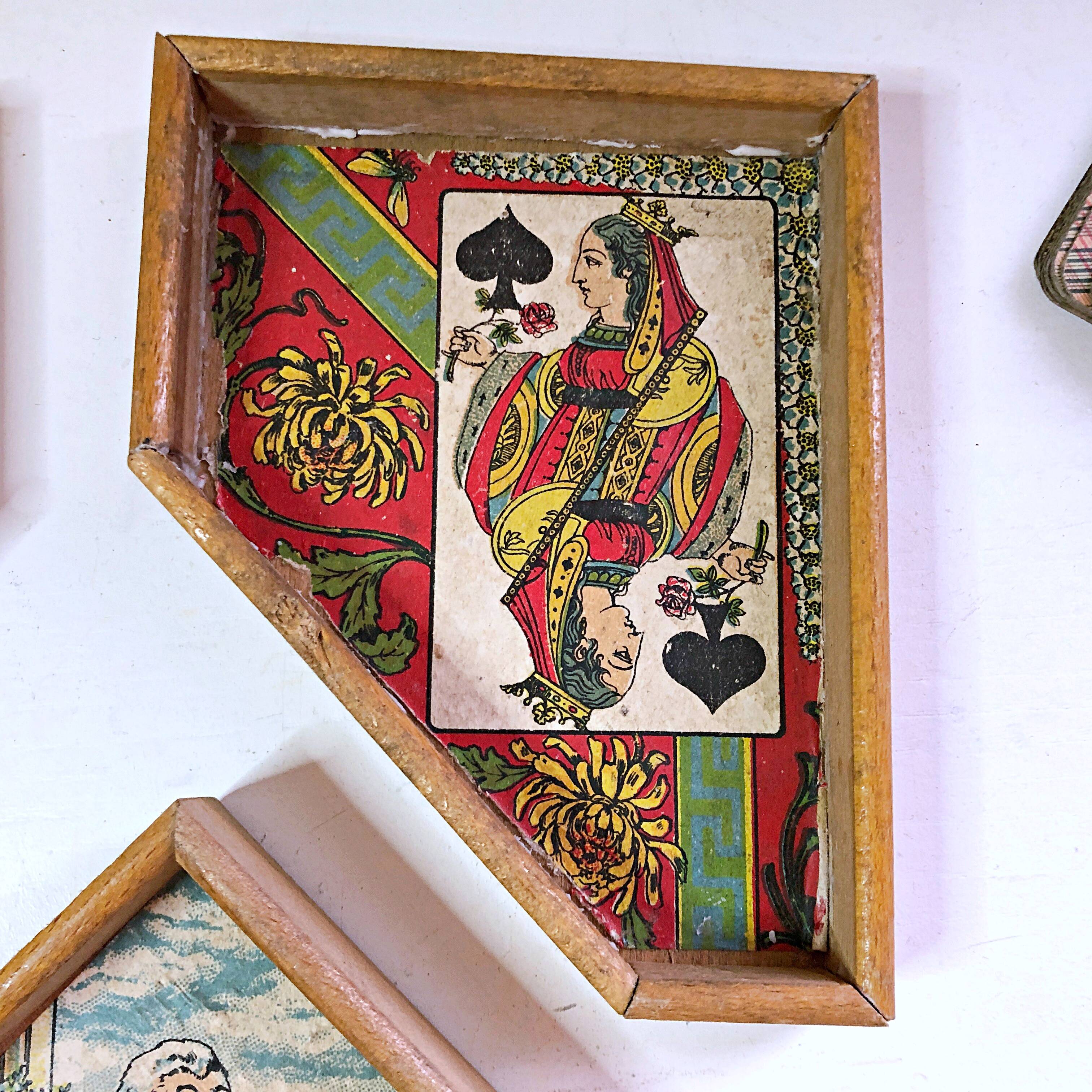 Yellow dwarf game wooden box manufactured by jlr paris early 20th century