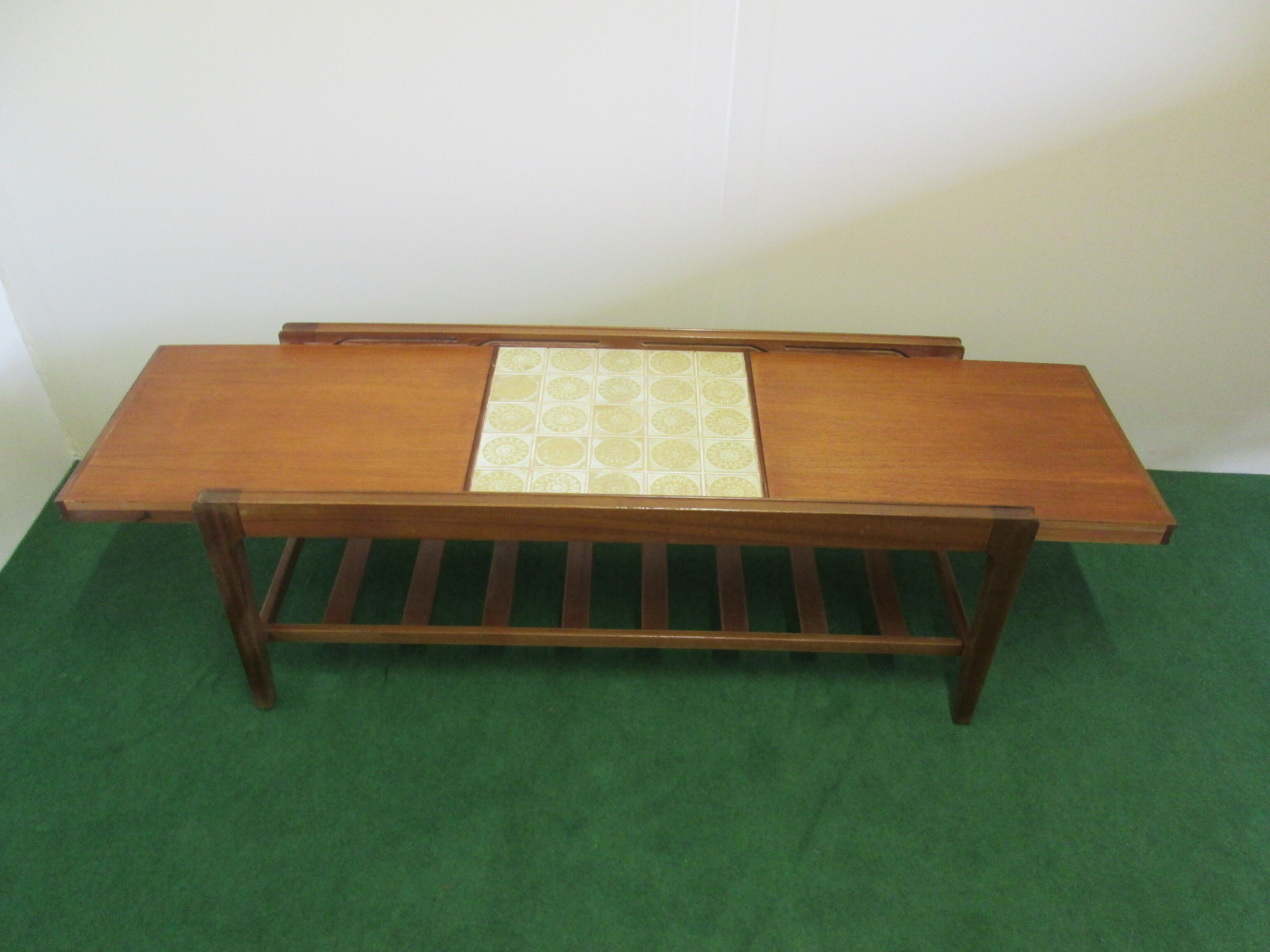Remploy extensible vintage teak coffee table