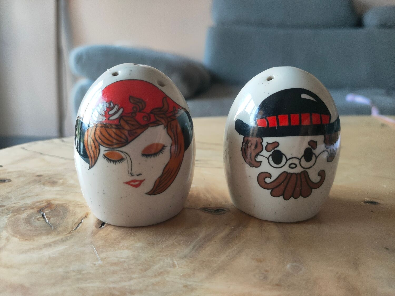 Salt and pepper shaker stoneware couple