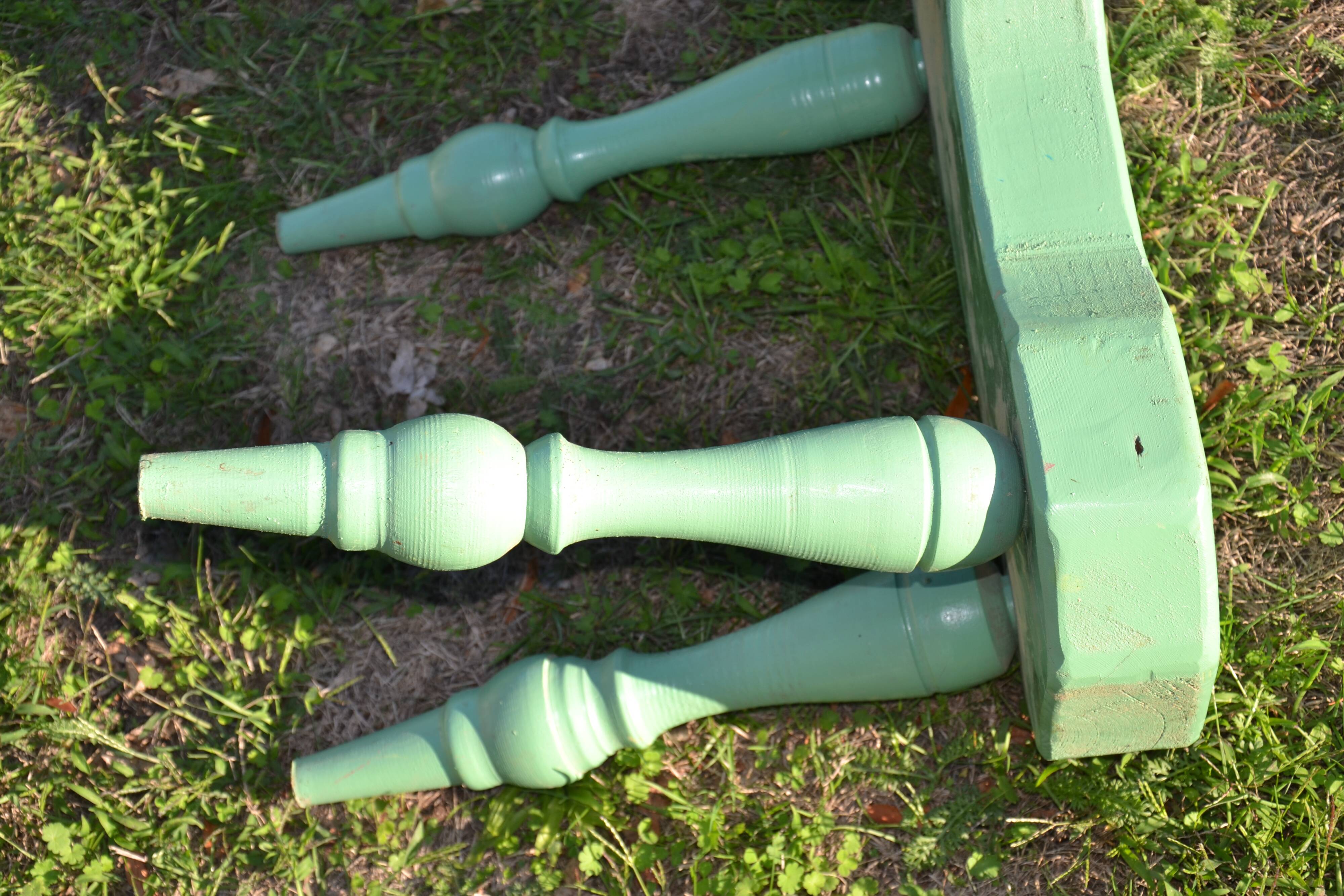 2 anciens tabourets atypiques artisanaux