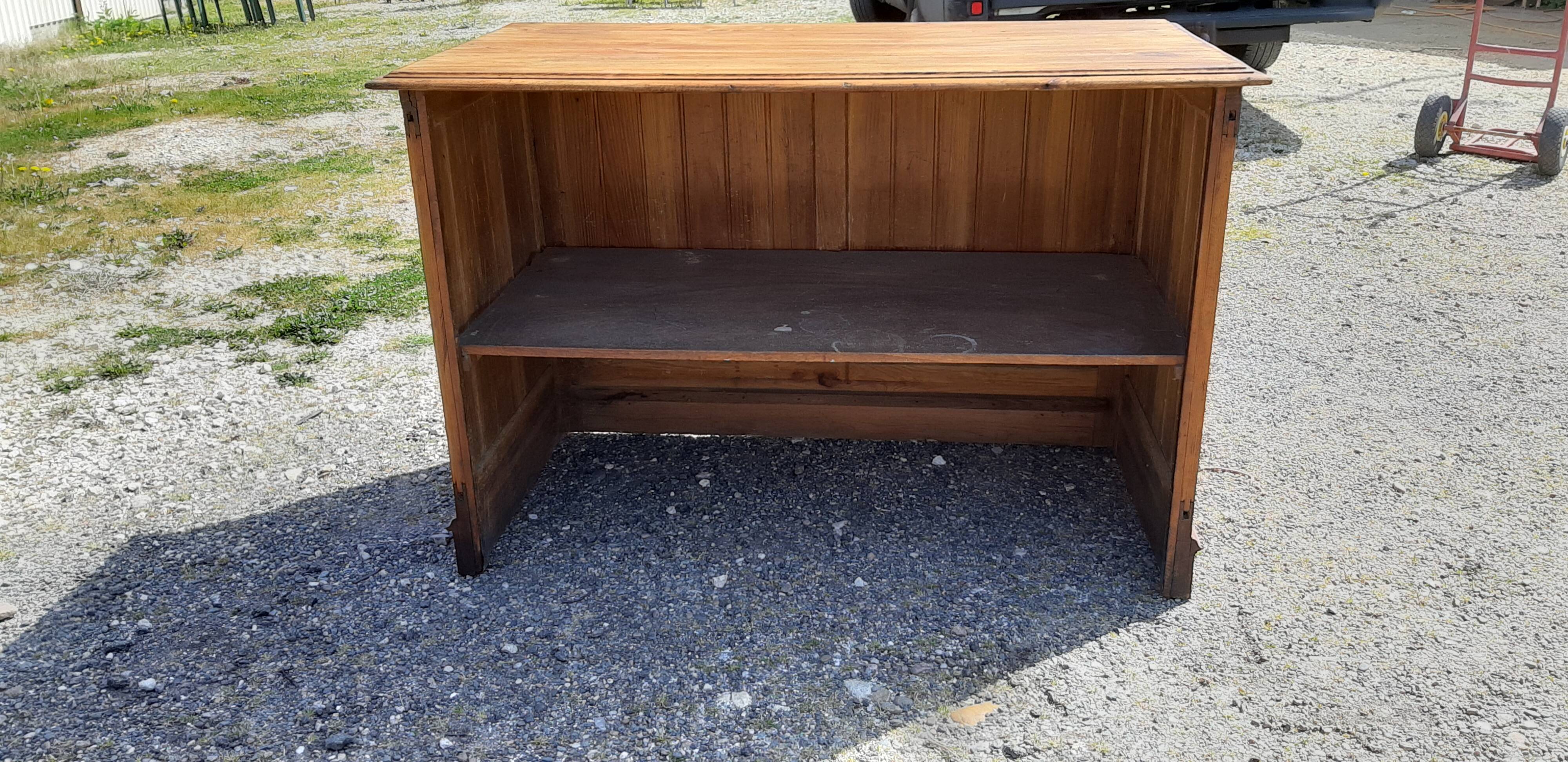 Pine store box counter