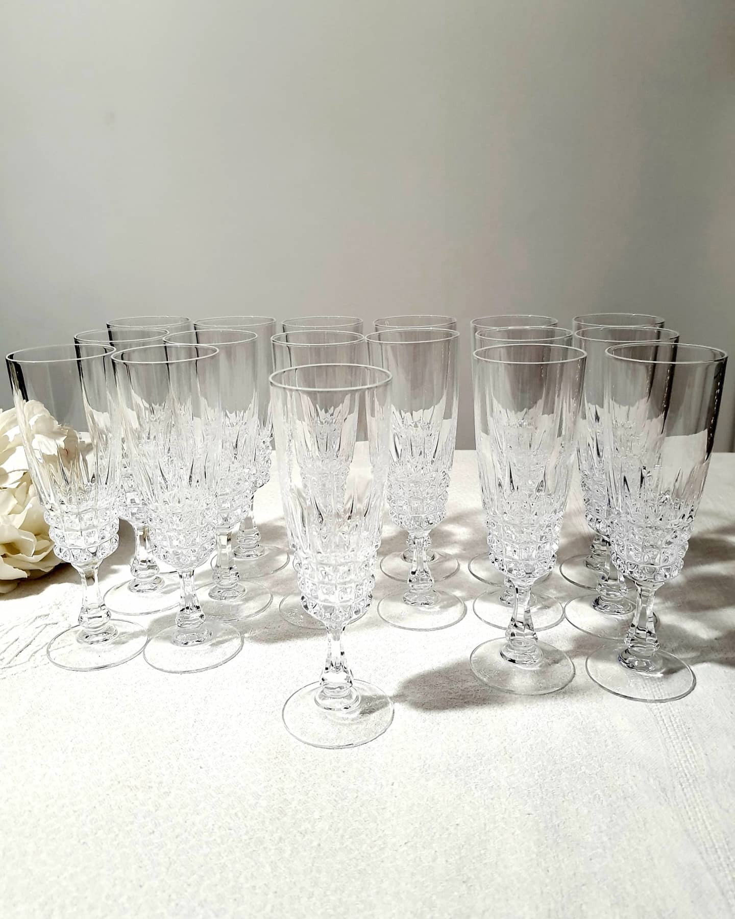 Lot of 17 flutes glass glass champagne crystal of Arques Pompadour