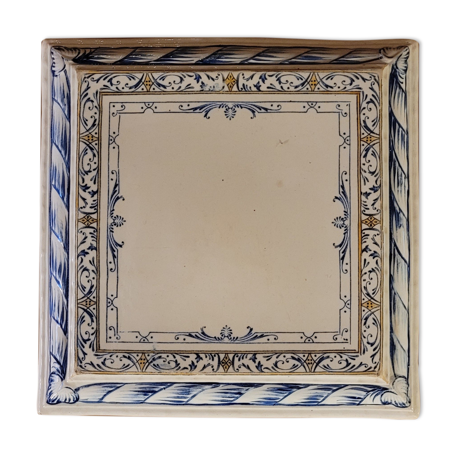 Creil and Montereau trivets