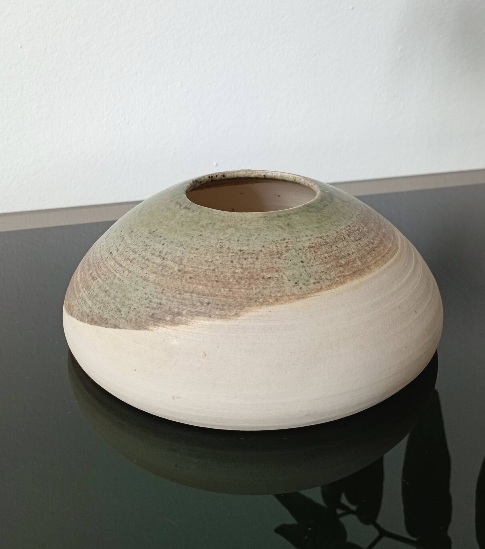 Vintage studio pottery signed - Variegated green and raw earth