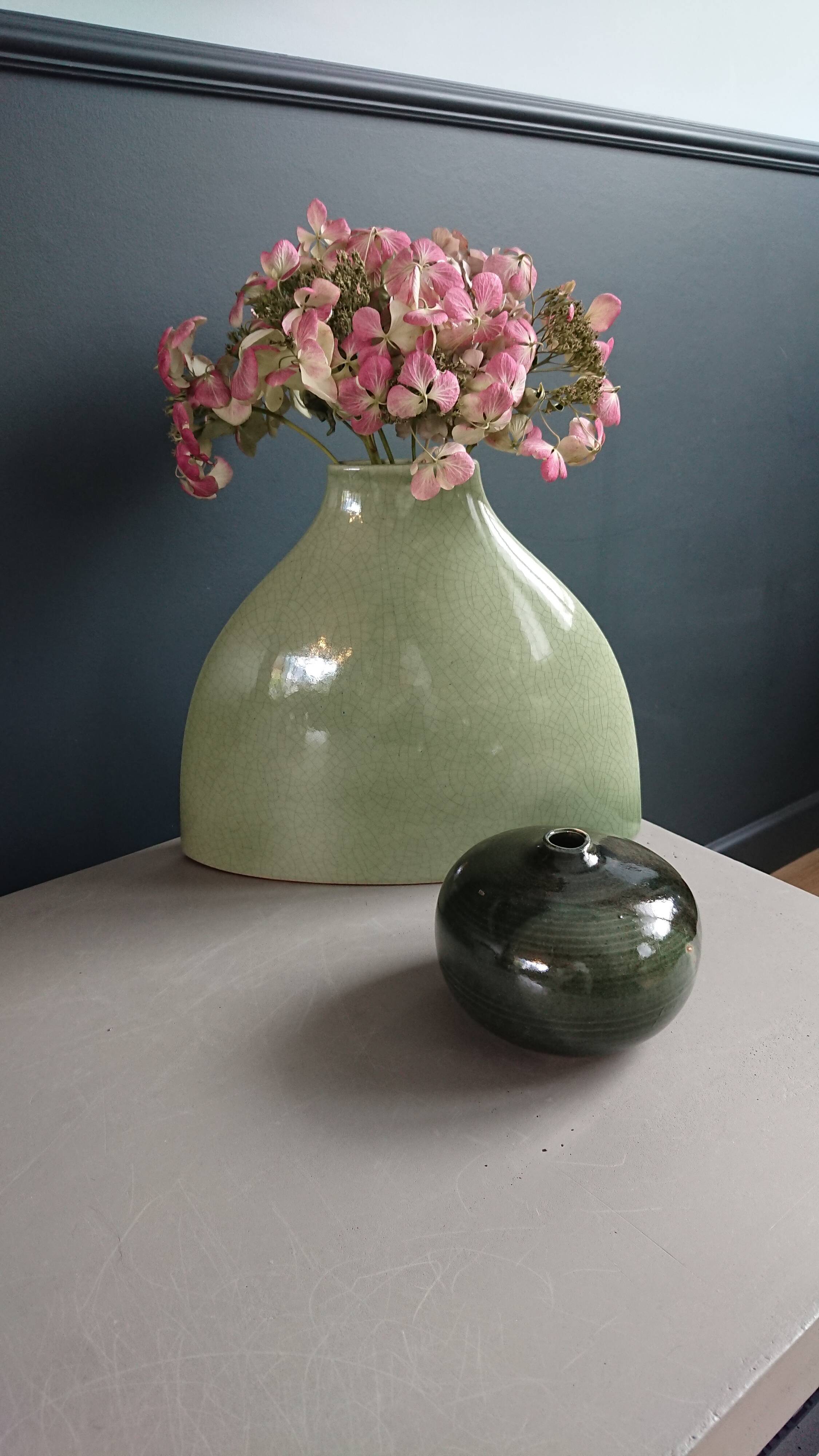 Soliflore green ceramic ball