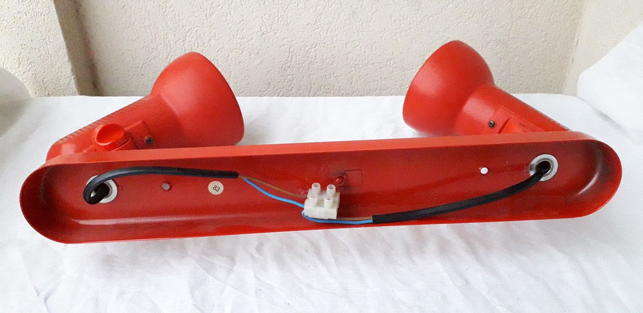 2 appliques rouges