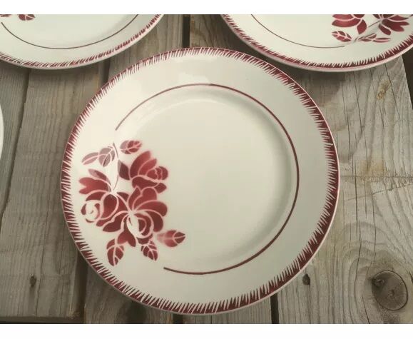 Set of 7 flat ceramic plates Badonviller Red floral decoration