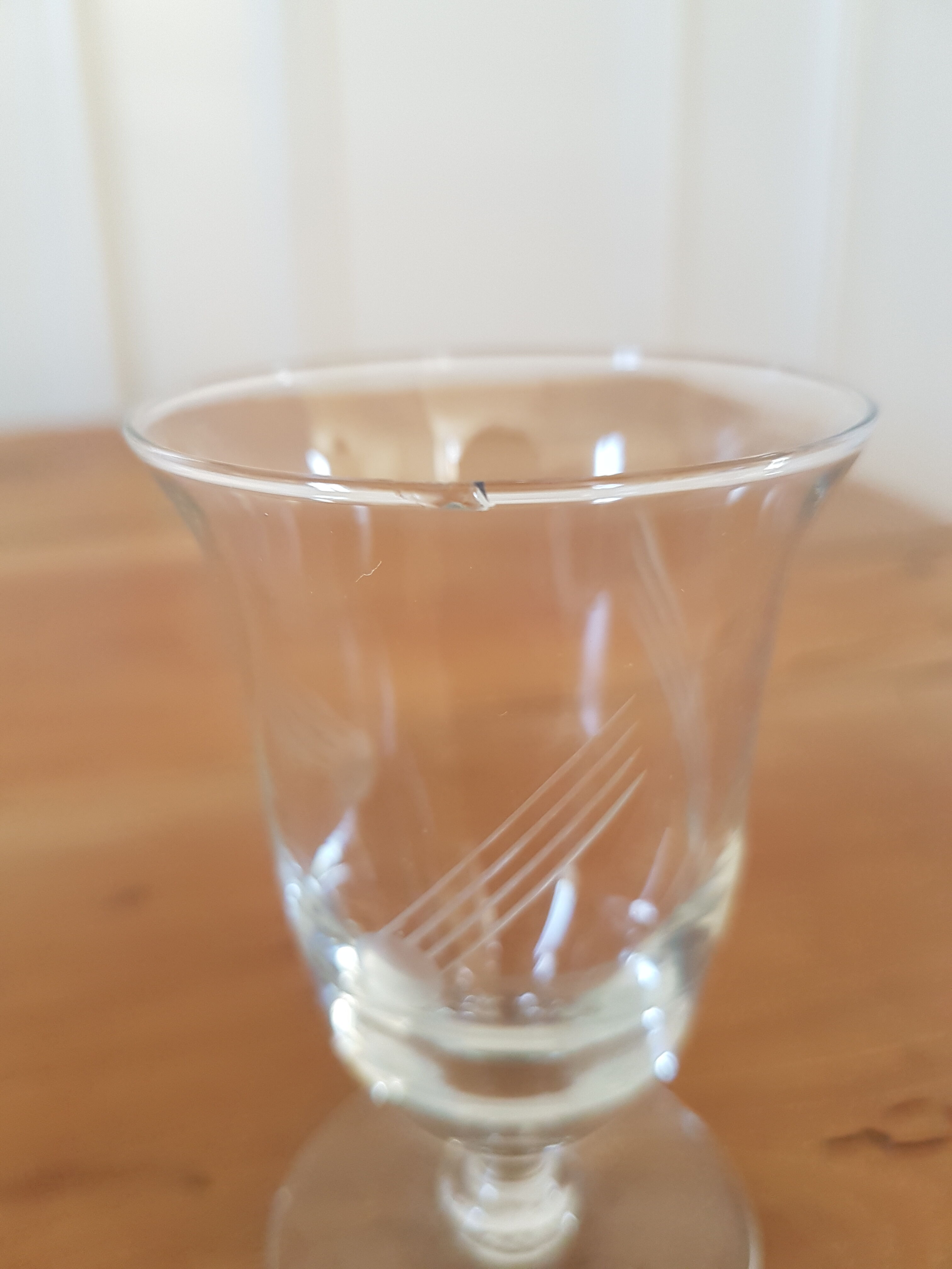 Service verres, carafe et pichet 33 pièces