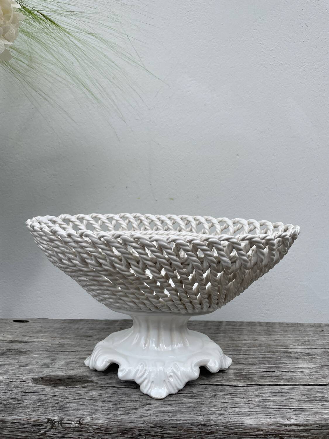 White woven ceramic fruit bowl