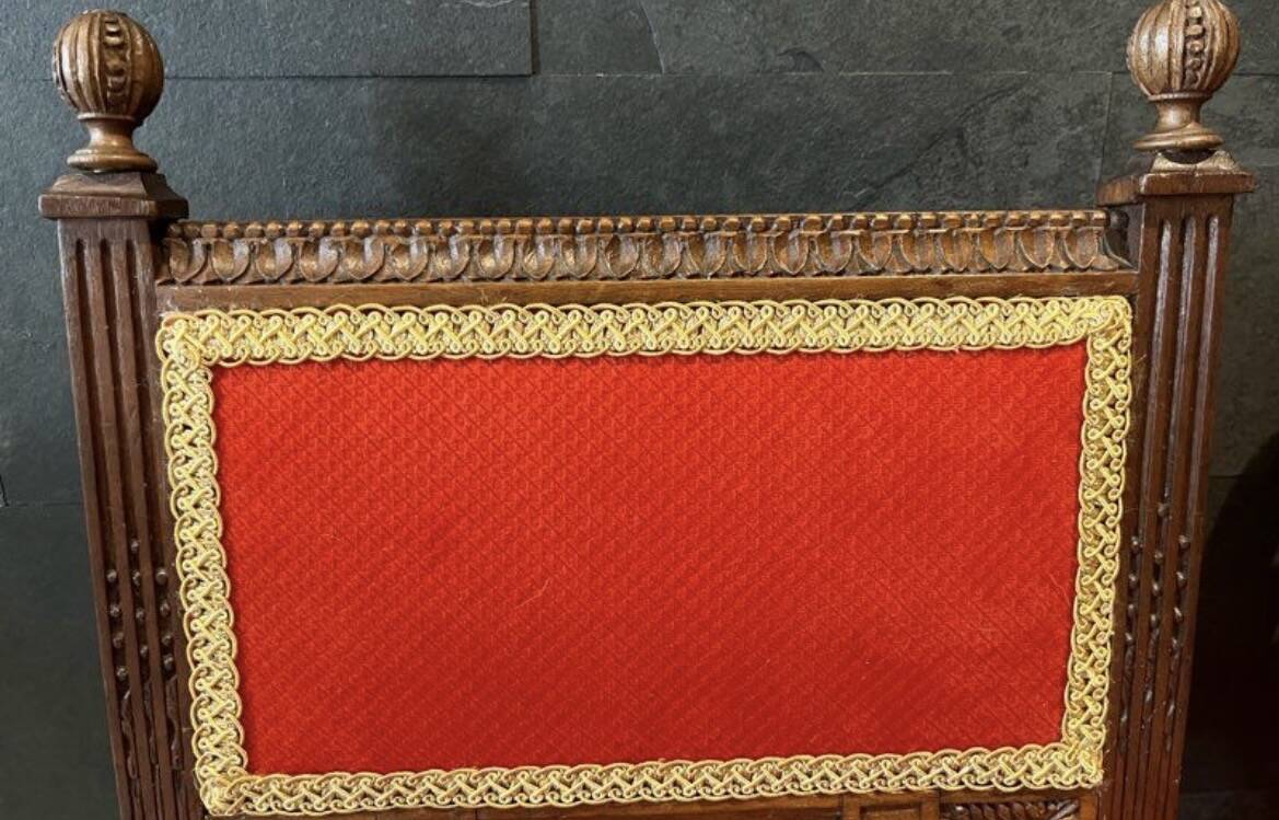 Pair of decorative chairs