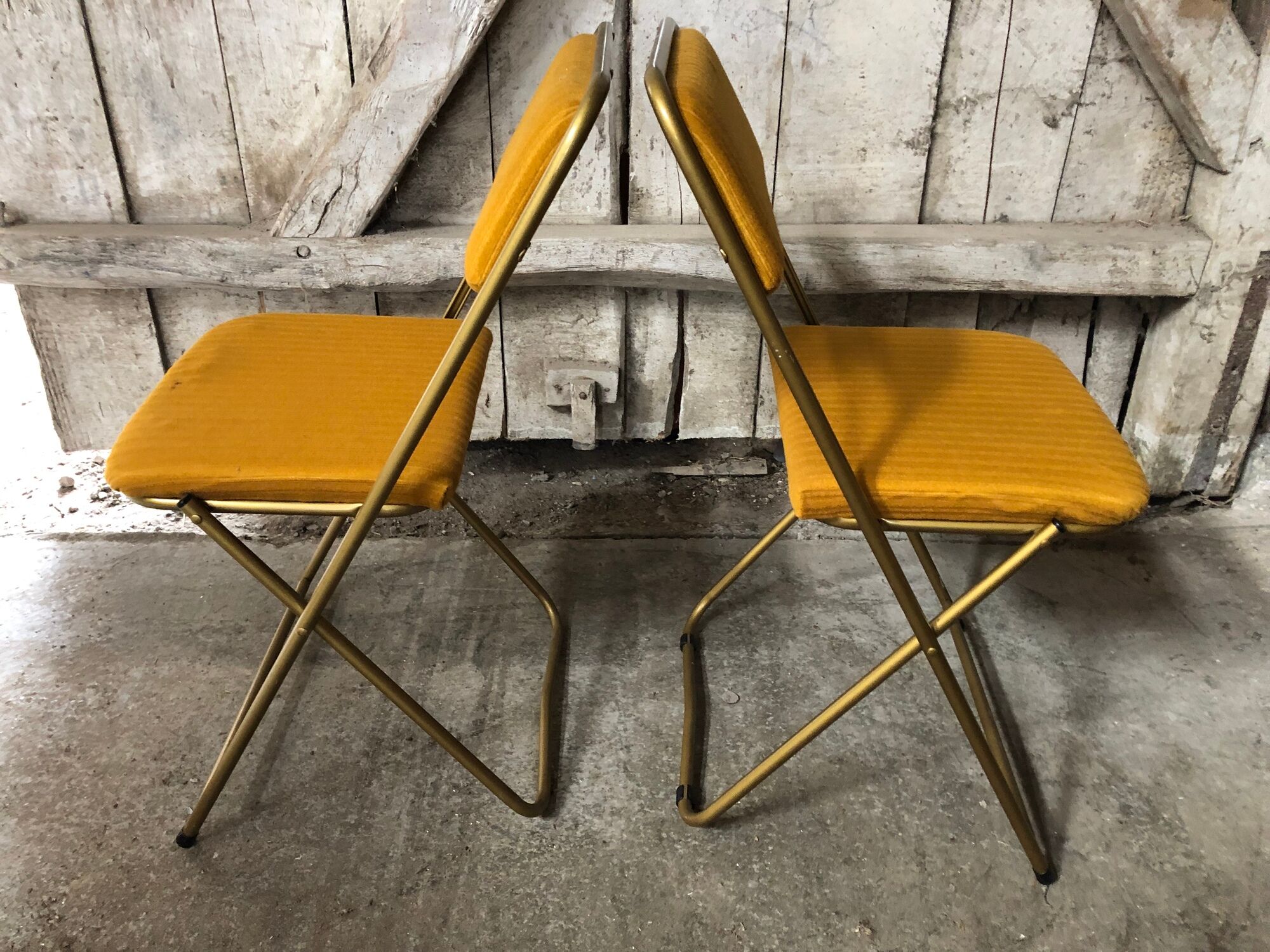 Pair old folding chair lafuma golden metal & vintage yellow fabric