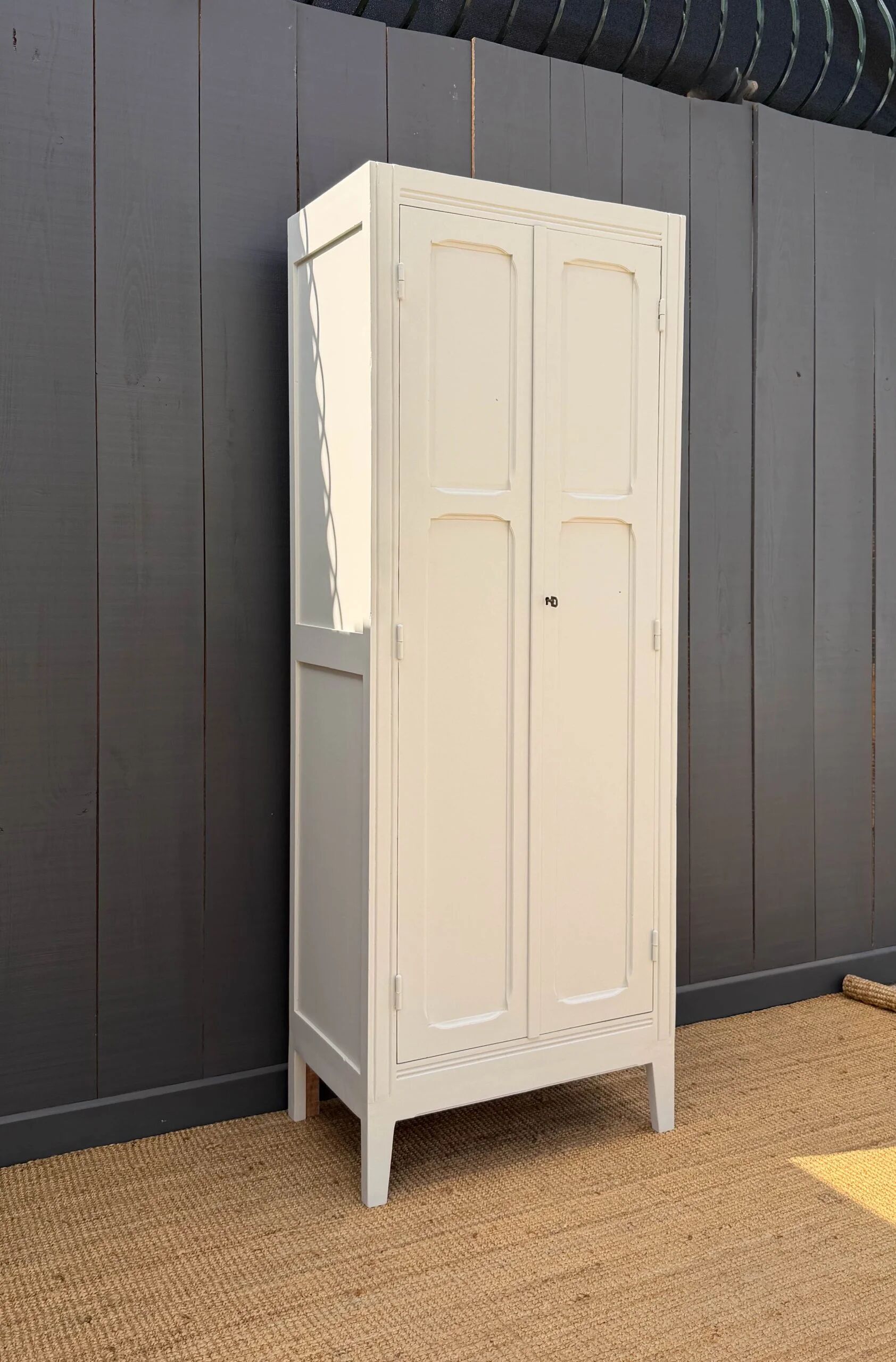Armoire parisienne