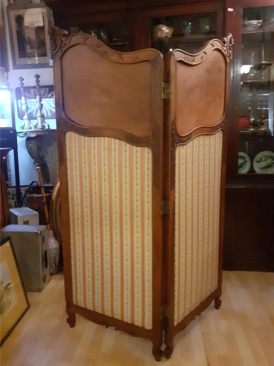 Shop screen, old store cabin, fitting of women's clothing early XX eme ..