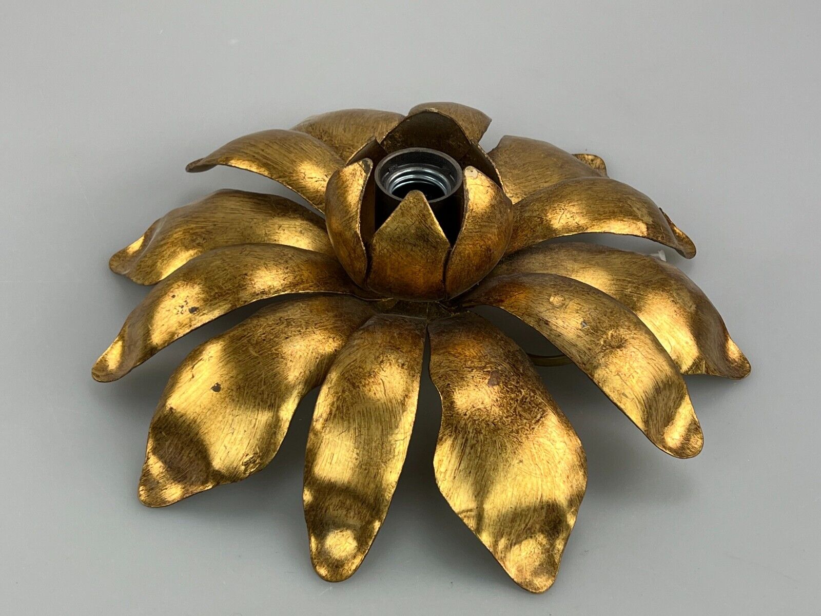 Wall sconce in brass