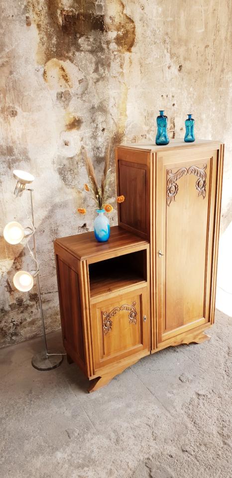 Armoire asymétrique vintage